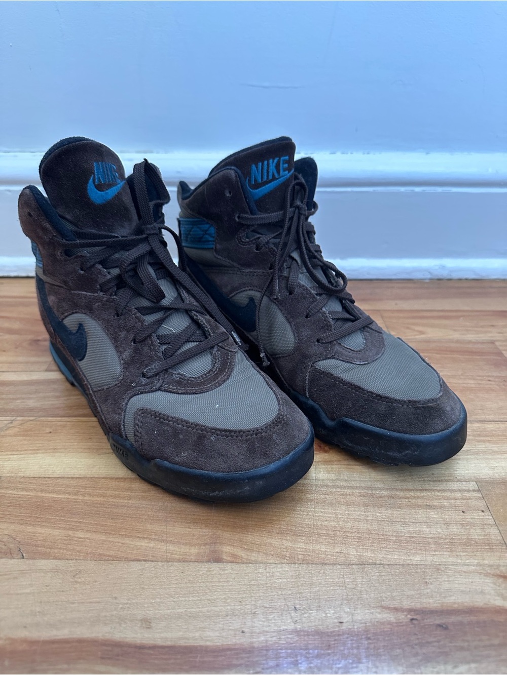 Nike Caldera Suede Hiking Boots Brown And Blue Womens